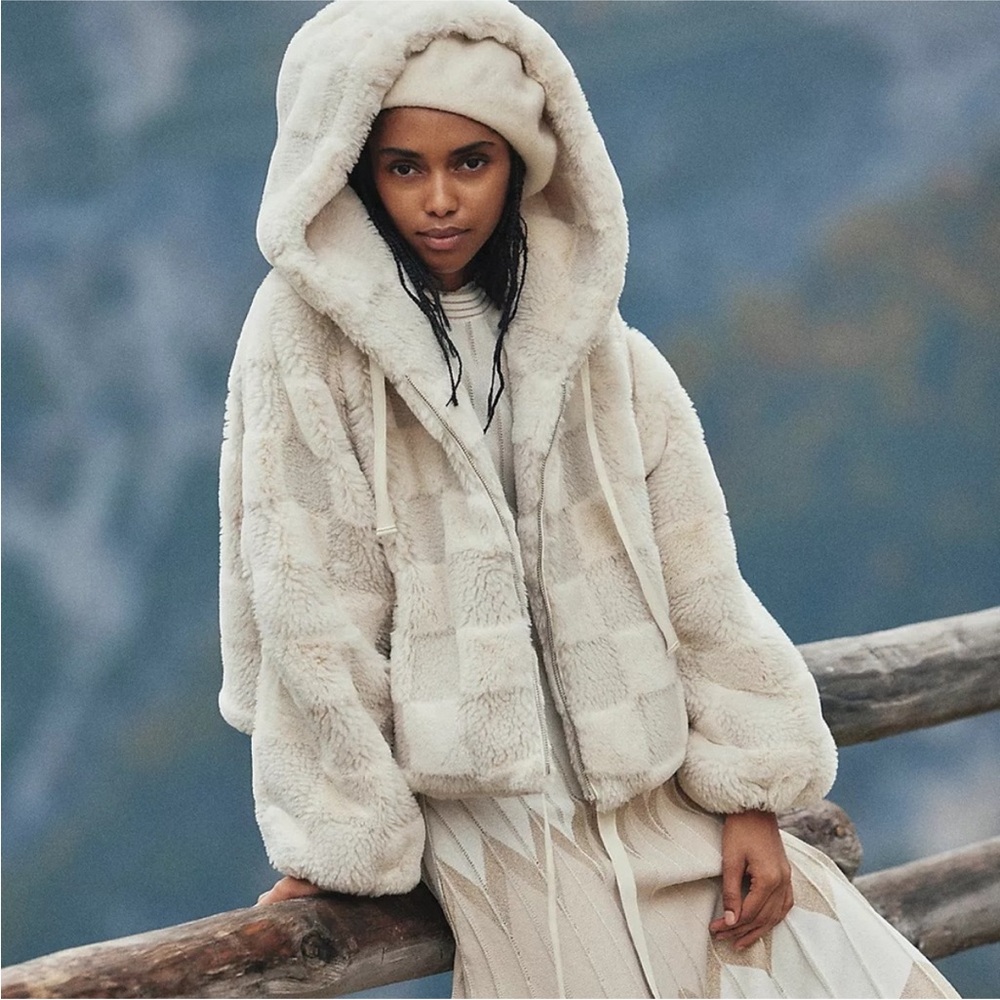 BY ANTHROPOLOGIE CROPPED FAUX FUR HOODIE JACKET